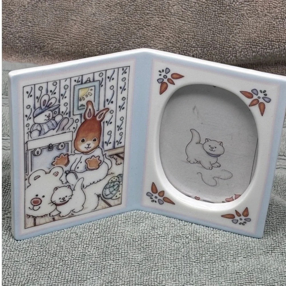 Vintage 1993‎ Roman Inc Cara Licensing Ceramic Nursery Bunny Cat Picture Frame